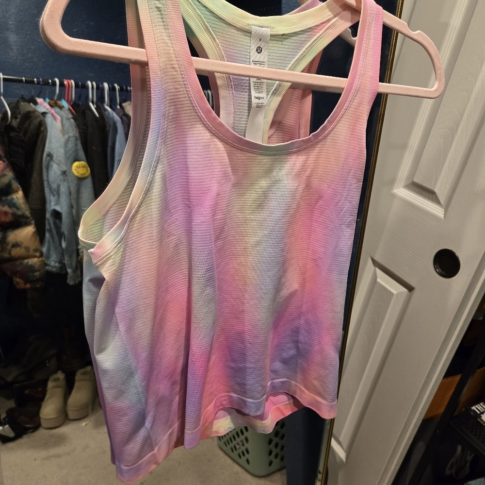 Lululemon psychedelic rainbow swiftly